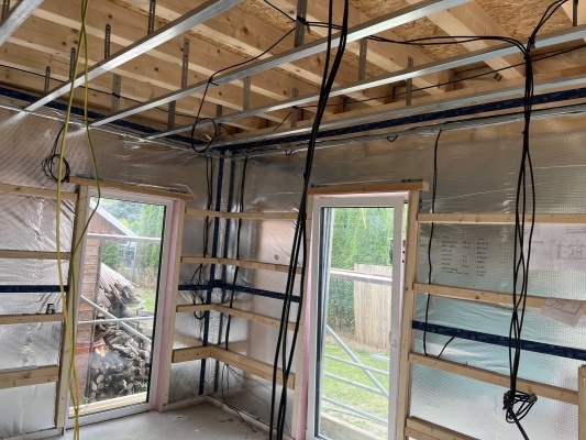 pg-130-005_1917896170